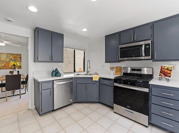 9819 Mariposa Dr, Rancho Cucamonga, CA 91730