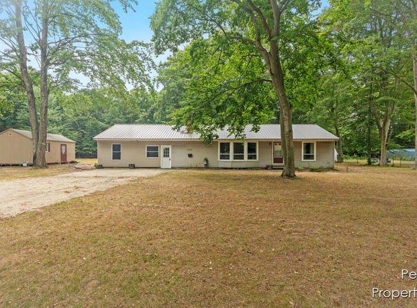 3485 S Carr Road, Fruitport, MI 49415