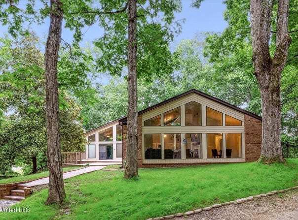 6821 Autumn Oaks Drive, Olive Branch, MS 38654
