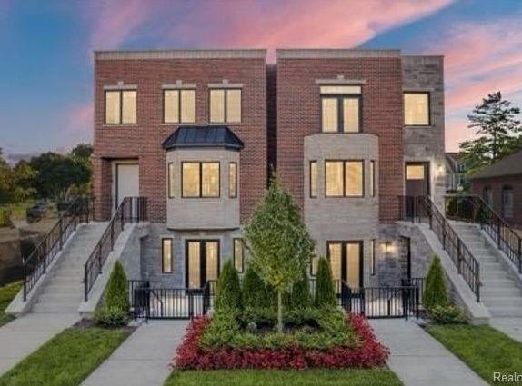 1213 N Main Street, Rochester, MI 48307