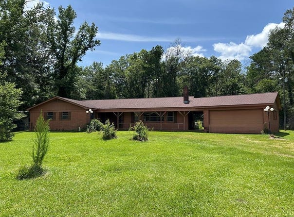 27 Dogwood Dr, Silver Creek, MS 39663