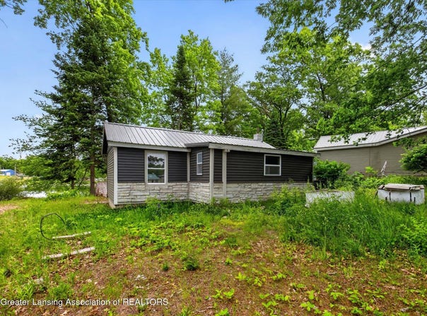 6919 S Ruby Street, Harrison, MI 48625