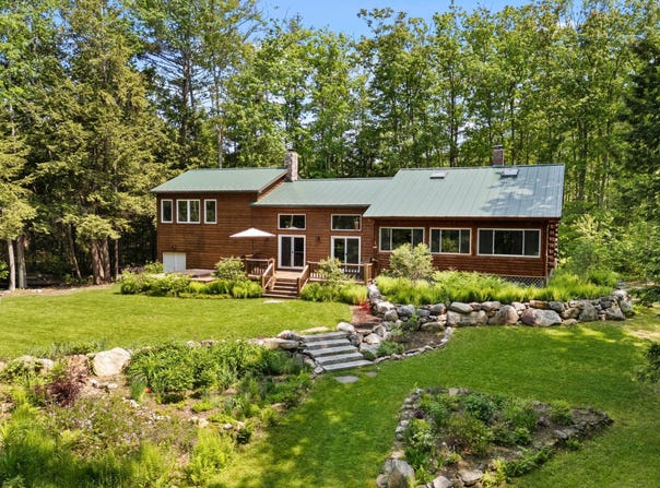 21 Jones Drive, Hartford, ME 04220