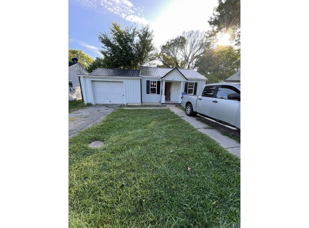 111 MANOR BLVD, CRAB ORCHARD, KY 40419