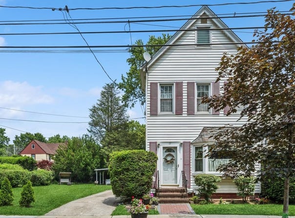 73 Spruce Avenue, Floral Park, NY 11001