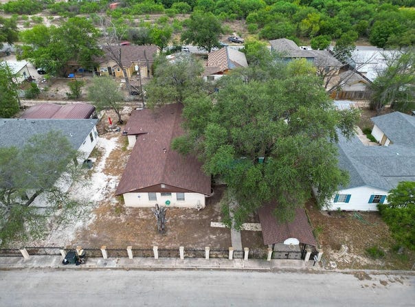111 Casa Blanca, Del Rio, TX 78840