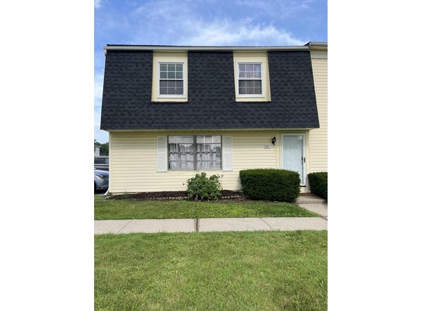 271 Lake Village Drive, Walled Lake, MI 48390
