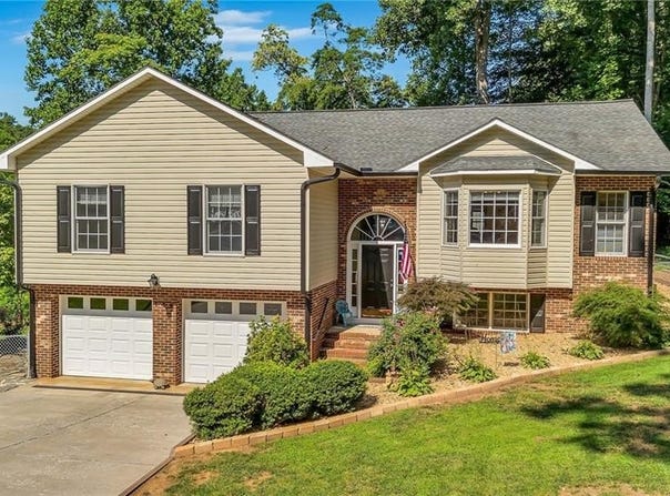 146 Hollowview Drive, Wilkesboro, NC 28697