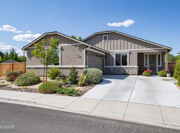 1207 Silver Coyote Drive, Sparks, NV 89436