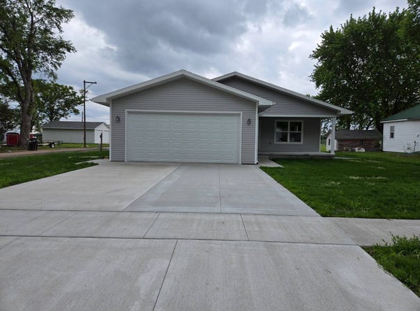 308  E. Amity, Clarks, NE 68628