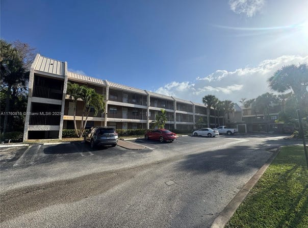 8715 Shadow Wood Boulevard, Coral Springs, FL 33071