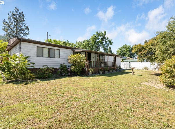 1146 LAURA ST, Myrtle Creek, OR 97457