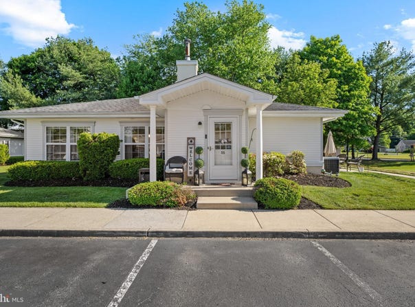 2139 E CHESTNUT Avenue, VINELAND, NJ 08361