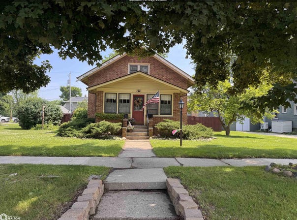 238 Sarah Avenue, Iowa Falls, IA 50126