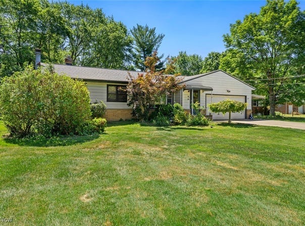 64 Oviatt Drive, Northfield Center, OH 44067