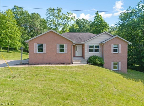 6009 Tama Road NW, Carrollton, OH 44615