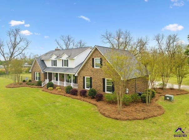 72 Pine Avenue, Pinehurst, GA 31070