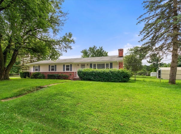60551 Marjorie Ann Street, South Lyon, MI 48178