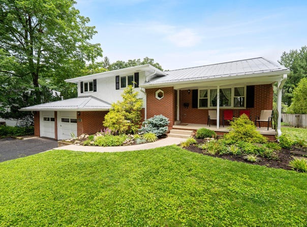 582 E Stanton Avenue, Columbus, OH 43214