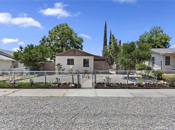 225 N Campus Avenue, Ontario, CA 91764