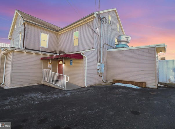 7646 LANCASTER AVENUE, MYERSTOWN, PA 17067