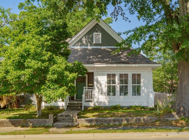 812 N 7th Ave., Laurel, MS 39440