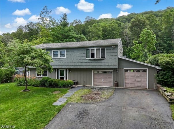 49 Edison Ave, Ogdensburg Boro, NJ 07439-1244