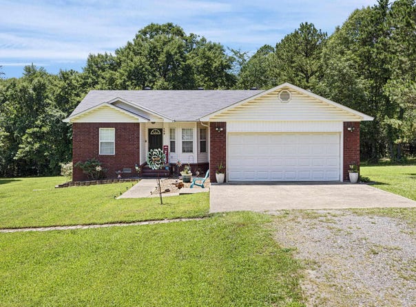 109 Topeka Court, Russellville, AR 72802