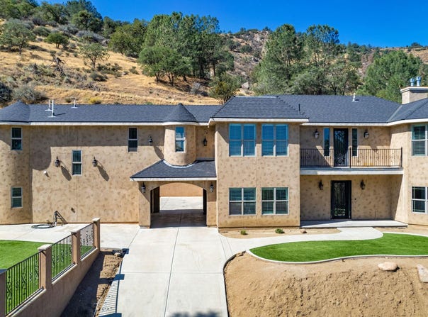 21824 Sunnybrook Drive, Tehachapi, CA 93561