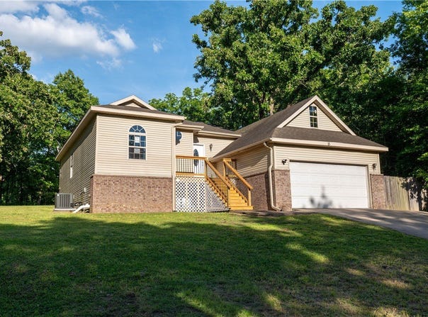 15 Coalburn Circle, Bella Vista, AR 72715