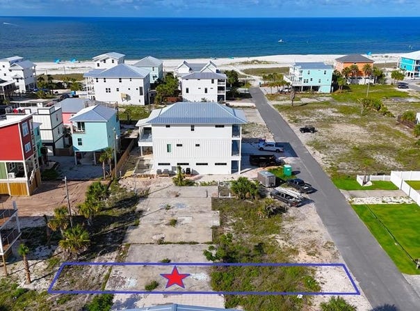 109 S 41st St, Mexico Beach, FL 32456