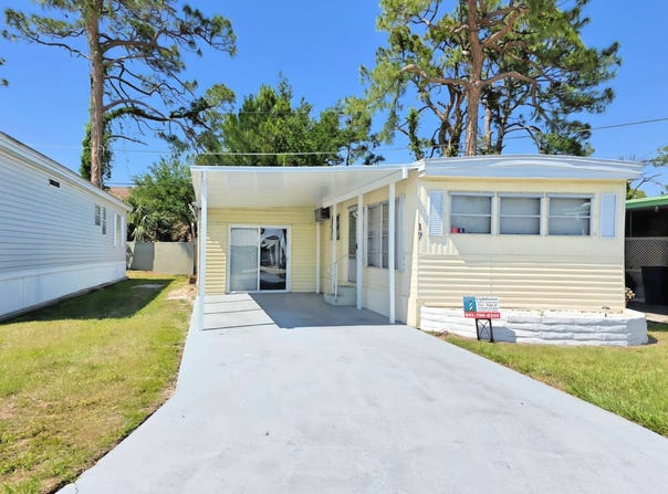 8705 South Tamiami trail., Sarasota, FL 34238