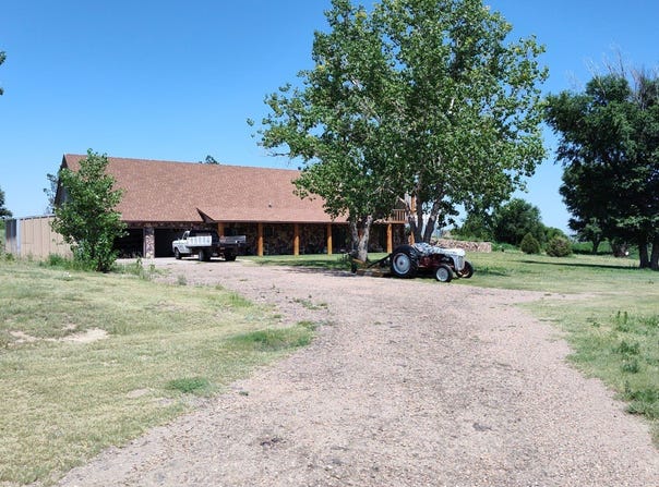 1100 S River Road, Lakin, KS 67860