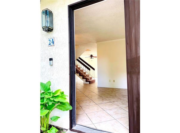 1077 Santo Antonio Drive S, Colton, CA 92324