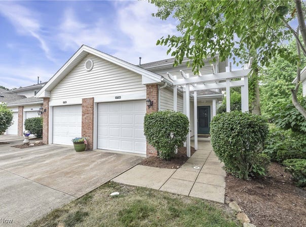 6758 Quarrystone Lane, Middleburg Heights, OH 44130