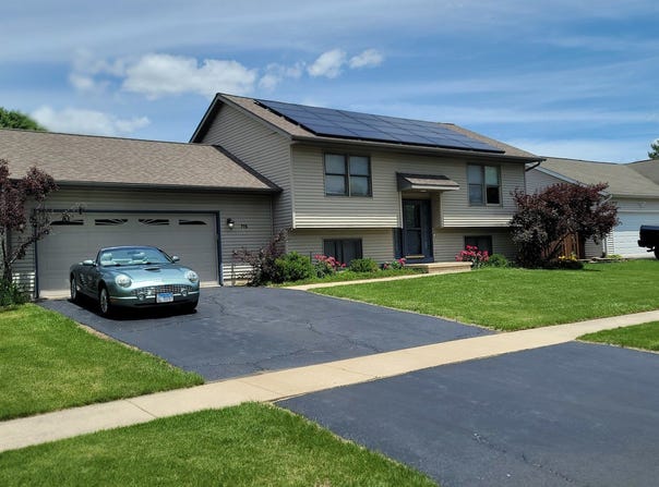 715 Cherry Tree Lane, Genoa, IL 60135