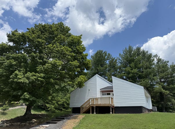 136 Freedom LN, Newport, VA 24128