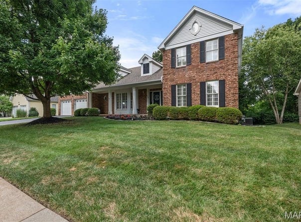 649 Westledge Court, Des Peres, MO 63131