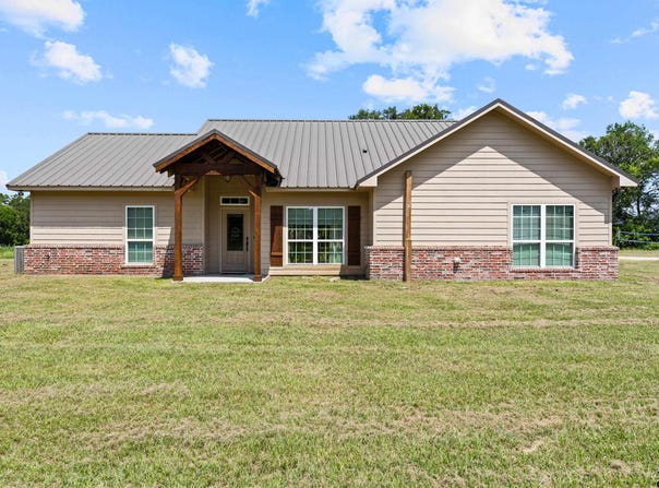 3255 Nutmeg, Big Sandy, TX 75755