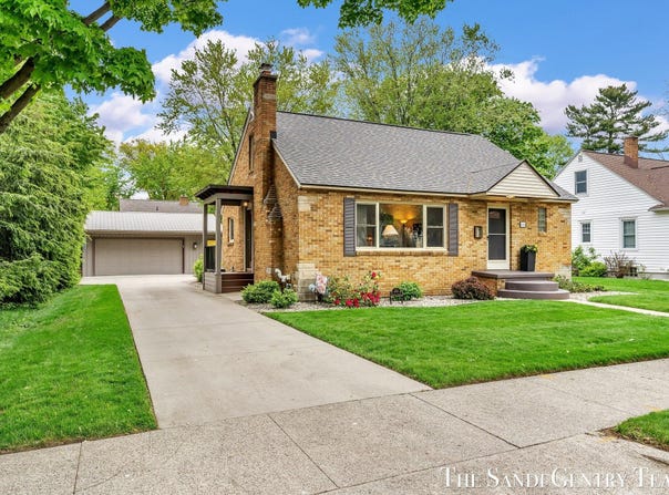 515 Waverly Avenue, Grand Haven, MI 49417