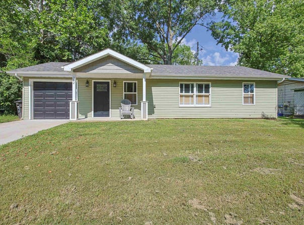 302 S GRAY Drive, Carbondale, IL 62901