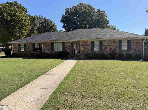 1000 Meriwether Ln, Paragould, AR 72450