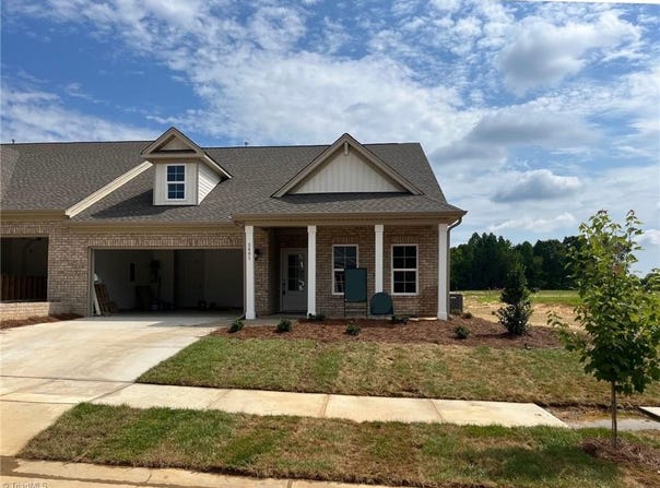 3601 Townland Circle, Clemmons, NC 27012