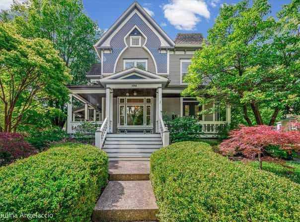 135 W Lake Street, Barrington, IL 60010