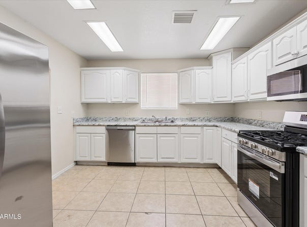 735 E SOUTH MOUNTAIN Avenue, Phoenix, AZ 85042