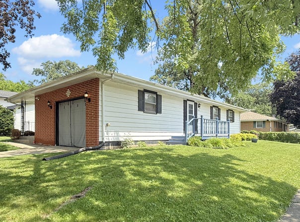 5353 Garfield Street, Merrillville, IN 46410