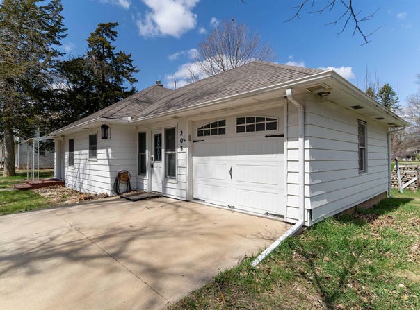205 W Main Street, Steamboat Rock, IA 50672