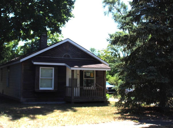 1872 BURTON Road, Muskegon, MI 49442