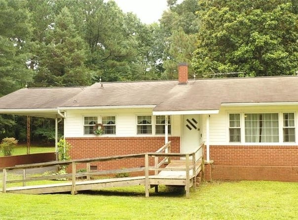 2072 S NC Highway 705, Seagrove, NC 27341