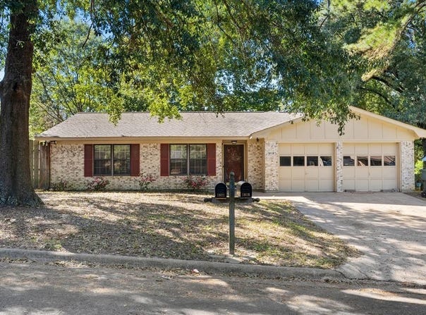1618 Mckewen Dr., Nacogdoches, TX 75965
